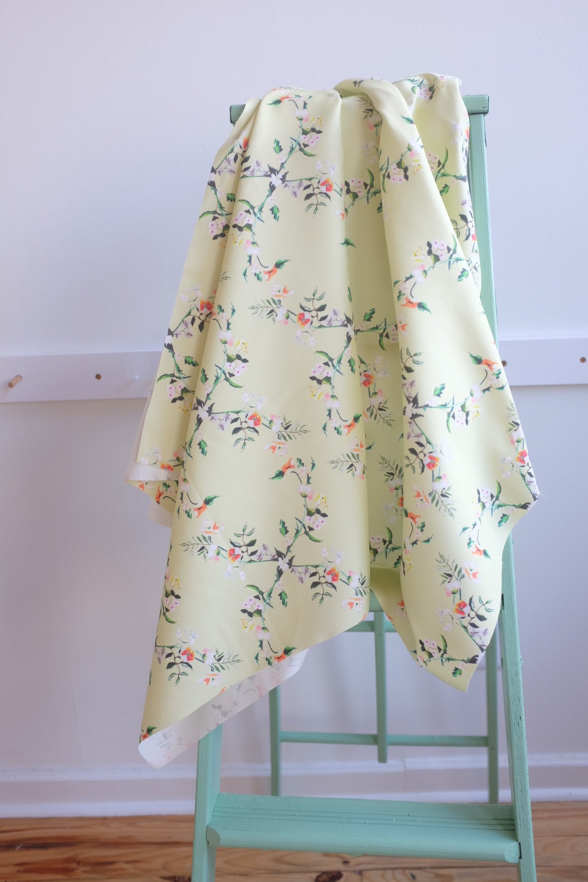 Delicate Trellis - Pale Yellow